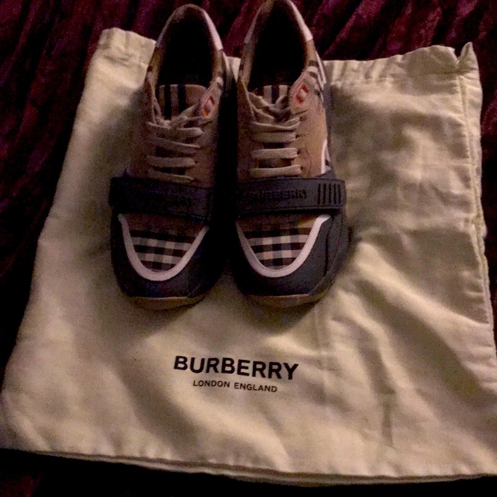 Burberry sneakers